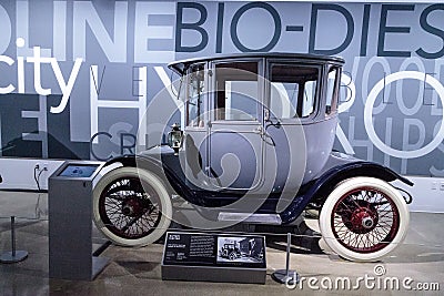 Battery powered 1915 Detroit Electric Model 61 Brougham Editorial Stock Photo